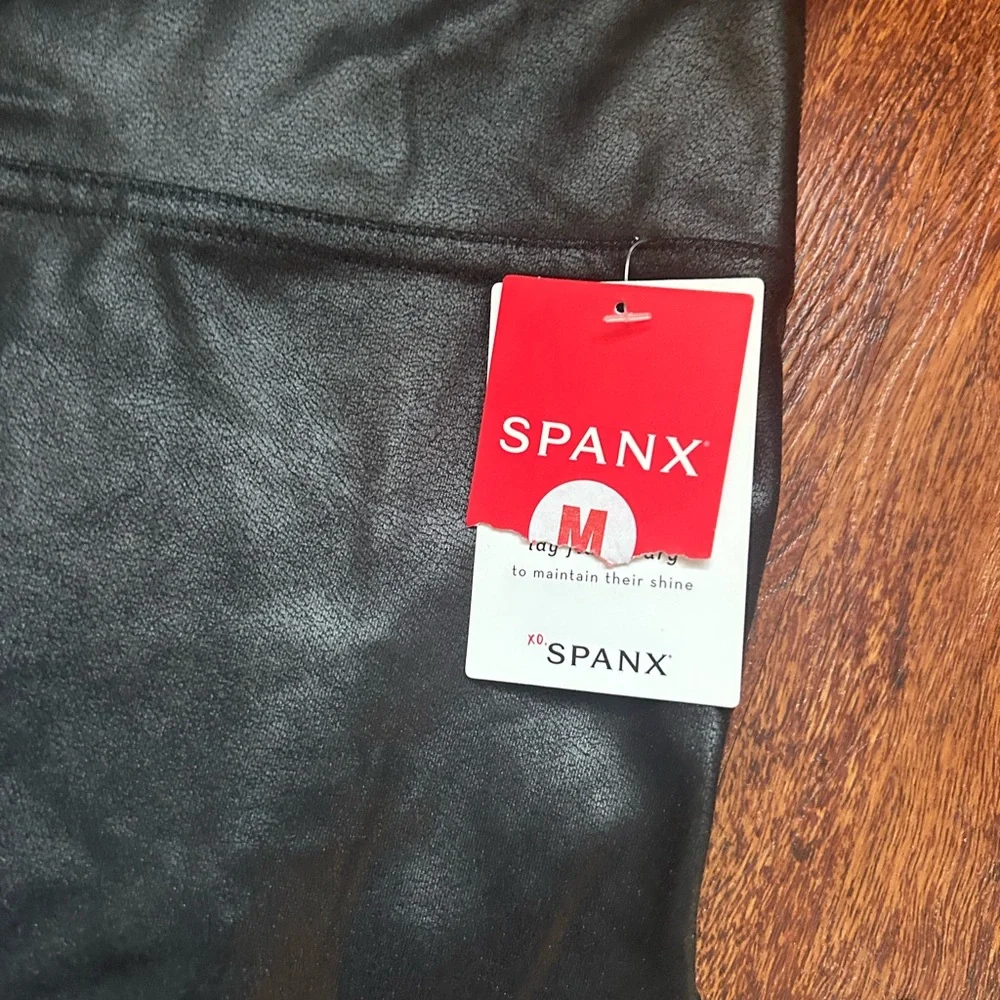 NWT SPANX Faux Leather Moto Legging Size Med - Picture 2 of 4